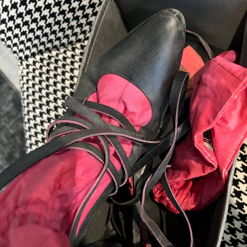 Vintage diesel boots 8.5 size gray and pink 
Damaged